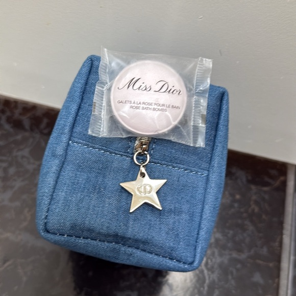 Dior Blue Cosmetic Pouch with bath bomb - Picture 6 of 9